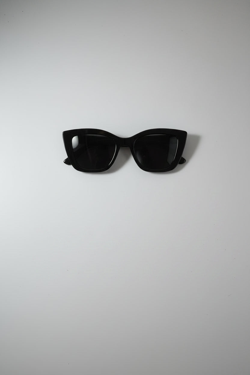 Draper James DJ9020 001 Sunglasses Black 52mm